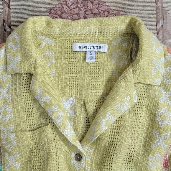 Urban Outfitters Shirt Womens L Yellow Short Sleeve Boxy Button Up Frayed Hem - Picture 9 of 11